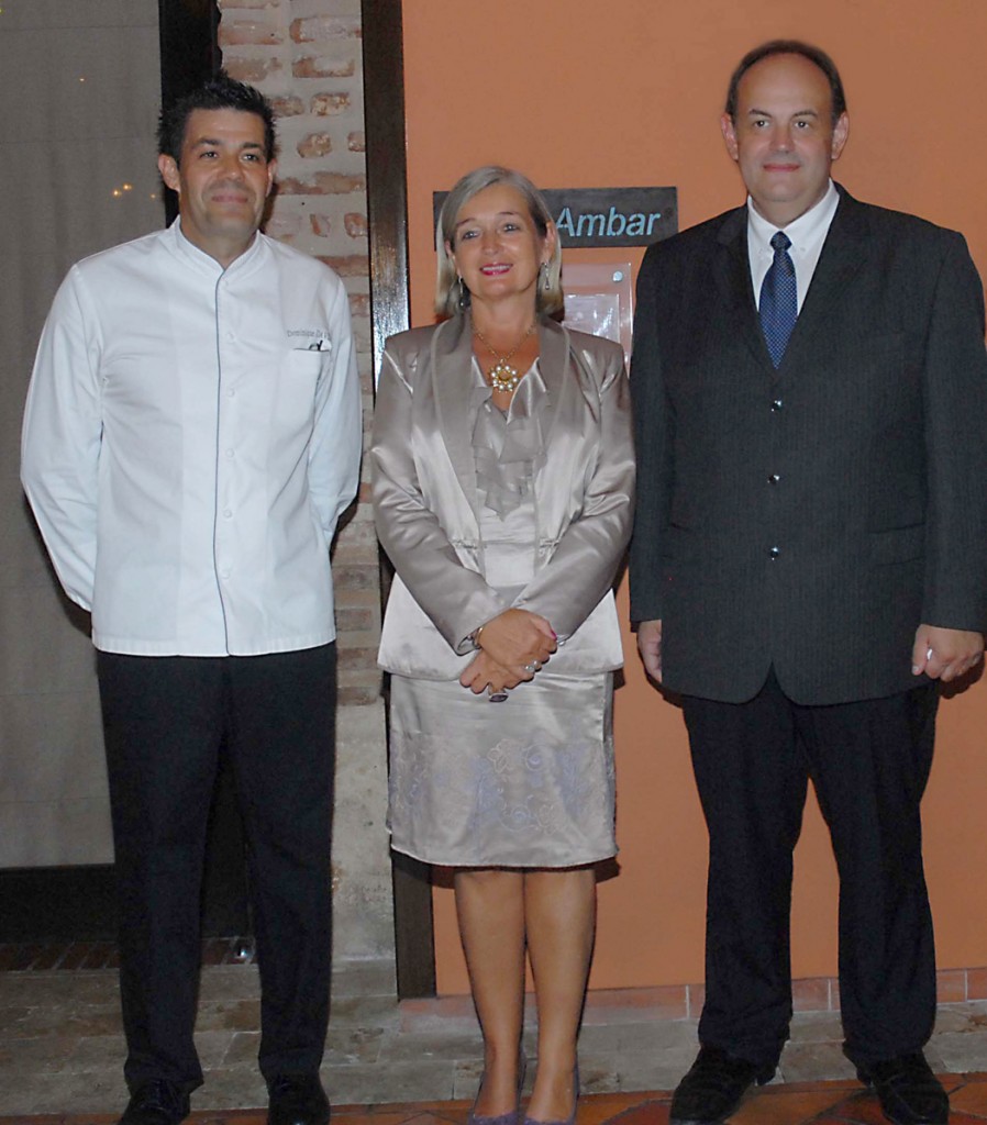 Principal Dominique David-Blandine Kreiss (Emb Francia ) y Thomas Simonnet