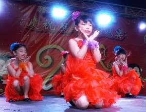 niñas chinas bailan