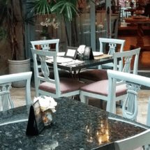 Loretta, un bistro estilo francés con aire tropical