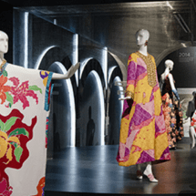 Centro León inaugura la exposición Ser Oscar de la Renta