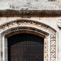 Casa del Cordón: Por ser primera, por su cordón