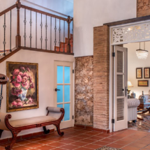 Colonial 154 H Boutique