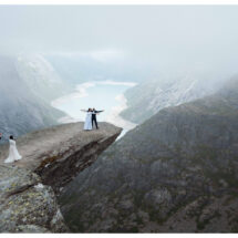 Trolltunga, la maravilla natural noruega, se destaca como lugar elegido para bodas internacionales