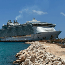 Pedernales recibe uno de los cruceros más grandes del mundo con más de 8.600 personas a bordo
