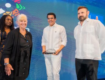 La FCCA destacó el liderazgo del ministro en el fortalecimiento y crecimiento del turismo de cruceros en República Dominicana.