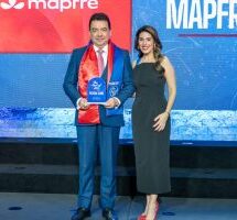 Mapfre es distinguida con el «Escudo de Confianza» por su trayectoria en el sector de servicios