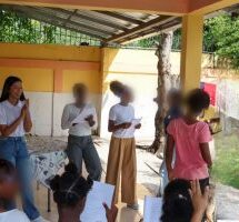 Arianny Familia impulsa “Vistas con Amor” con una obra de teatro protagonizada por niñas del Hogar de Niñas Madelaes